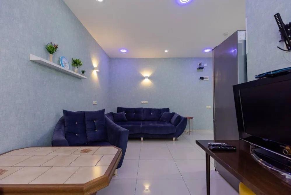 Bubukin Apartment Батуми Екстериор снимка